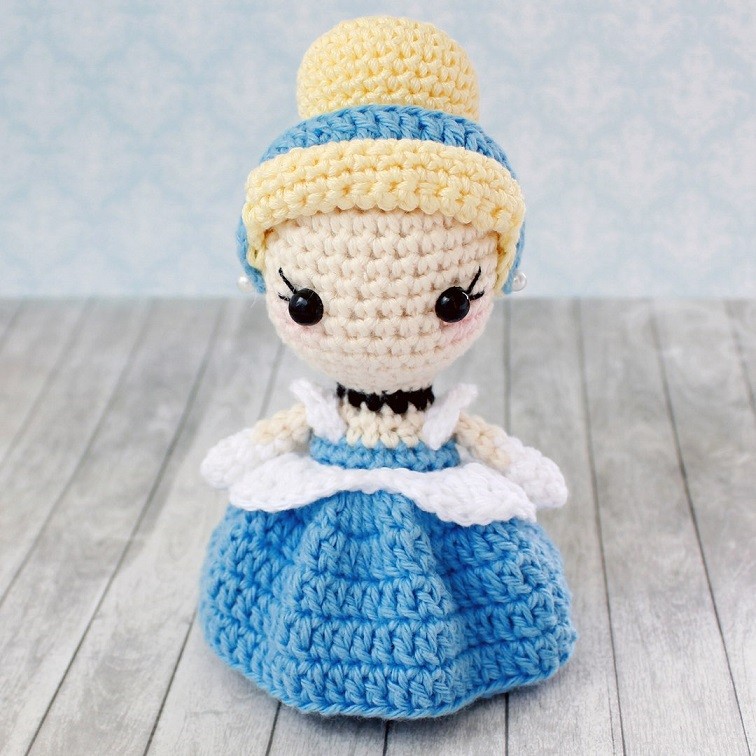 Amigurumi  İn Blue Dress Princess Crochet Patterns