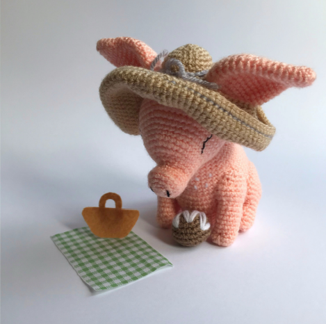 Penelope the Piglet Amigurumi Free Pattern